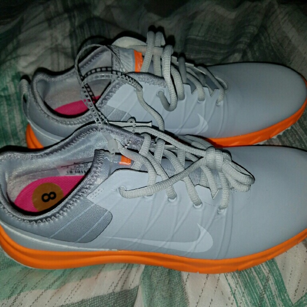 BRAND NEW NIKE GOLF SHOES